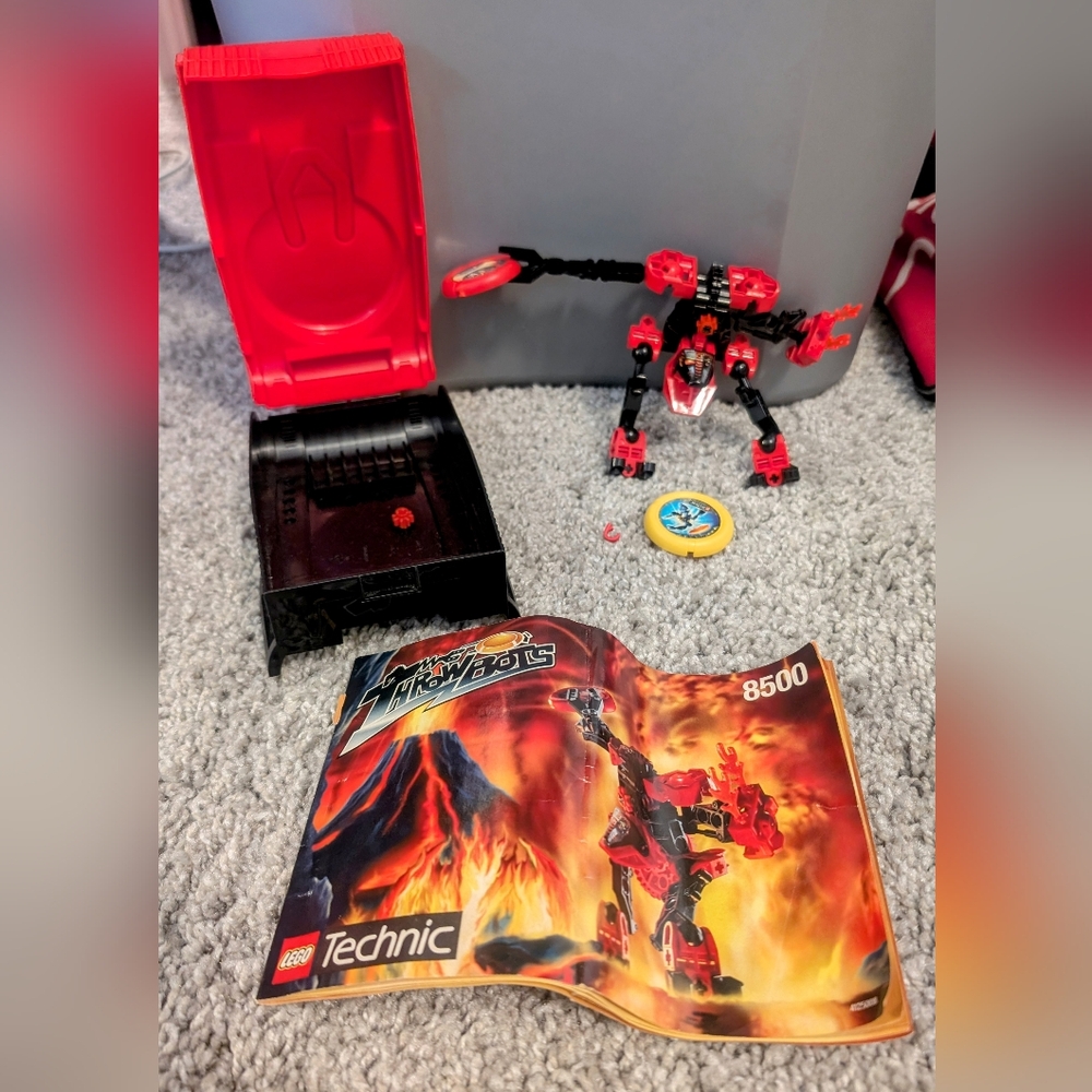 Lego Technic Throwbot 8500 black red mech with storage box and manual
